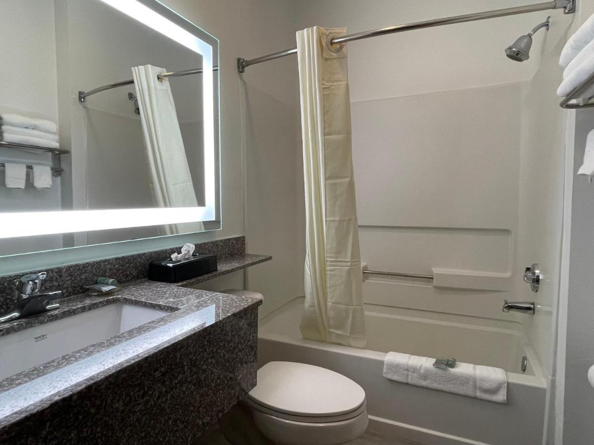 Best Western Roanoke Inn & Suites Zewnętrze zdjęcie