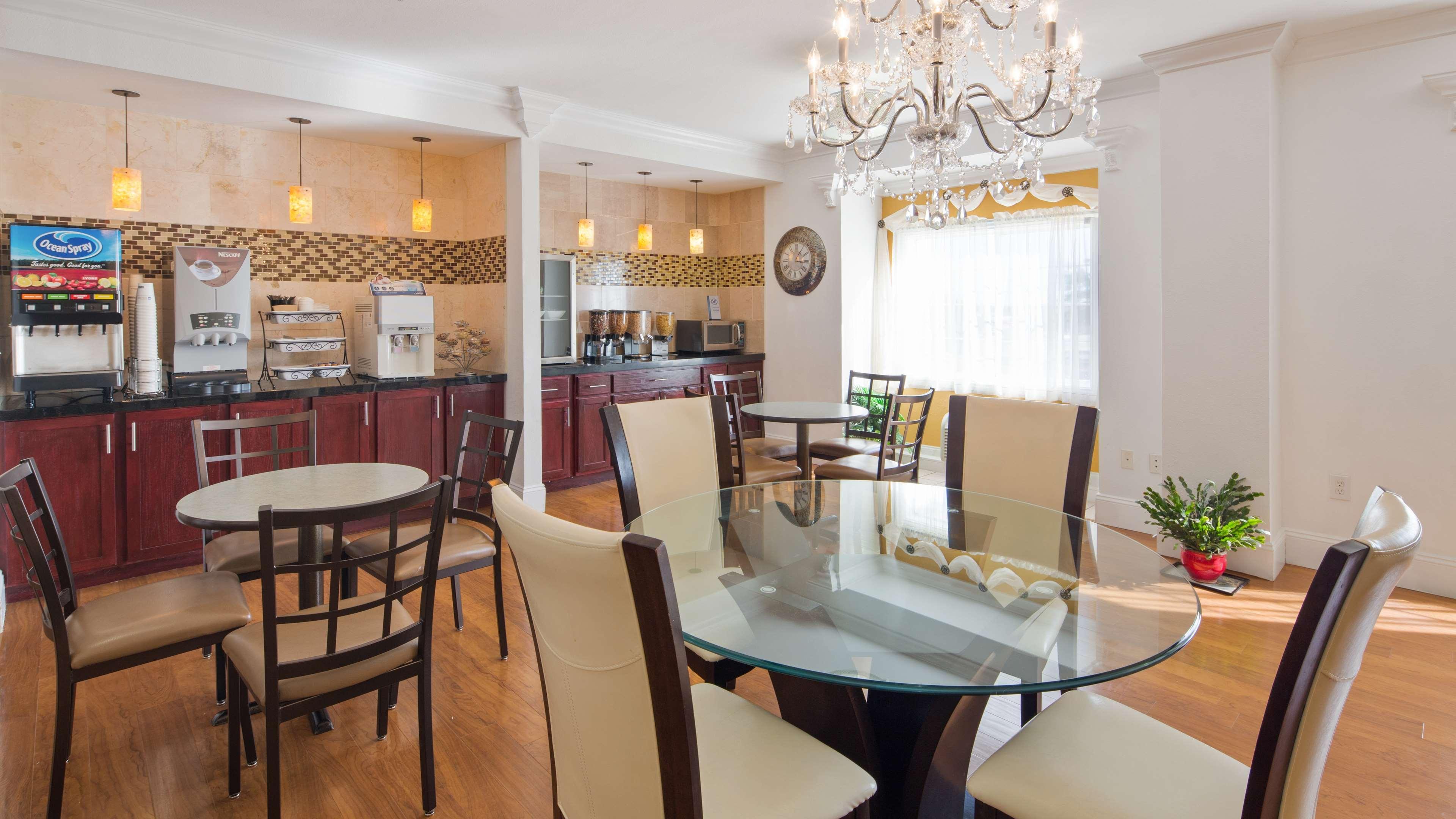 Best Western Roanoke Inn & Suites Zewnętrze zdjęcie